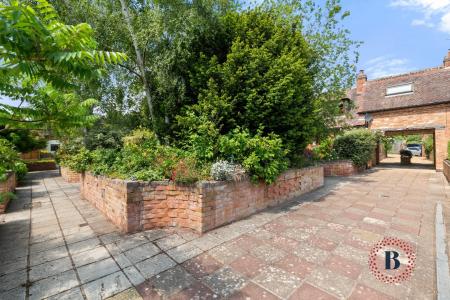 2 bedroom Cottage for sale in Cedar Tree Farm, Fosse Way, Radford Semele, Leamington Spa