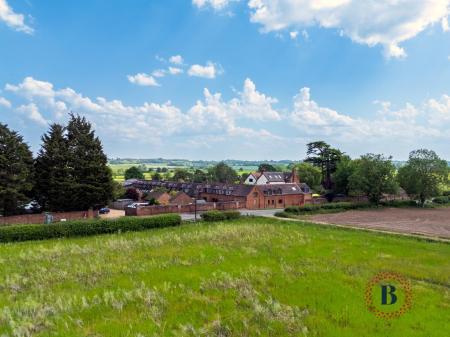 2 bedroom Cottage for sale in Cedar Tree Farm, Fosse Way, Radford Semele, Leamington Spa