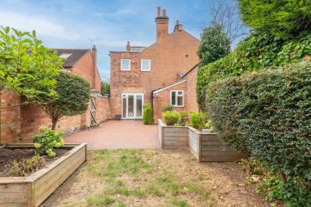 5 bedroom Semi-detached house for sale in Tachbrook Road, Leamington Spa