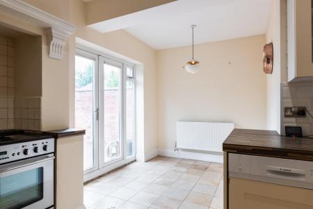 5 bedroom Semi-detached house for sale in Tachbrook Road, Leamington Spa