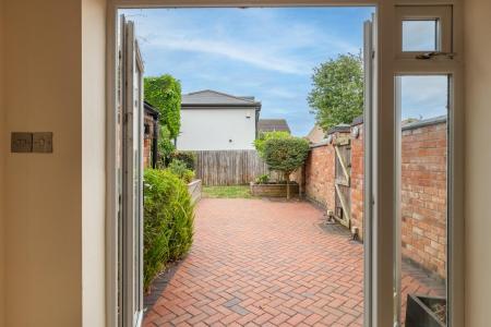 5 bedroom Semi-detached house for sale in Tachbrook Road, Leamington Spa