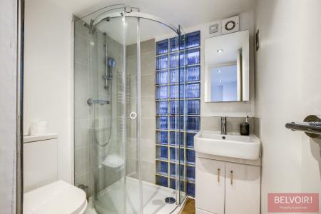 1 bedroom Flat to let in Warwick Place, Leamington Spa, CV32