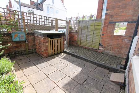 1 bedroom Cottage to let in Fairlawn Close, Leamington Spa, CV32
