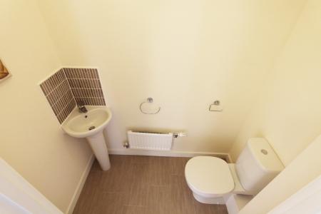 4 bedroom Detached house to let in Macaulay Road, Bishops Itchington, CV47