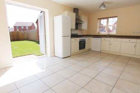4 bedroom Detached house to let in Macaulay Road, Bishops Itchington, CV47