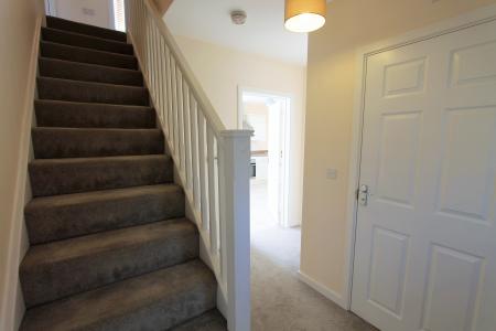 4 bedroom Detached house to let in Macaulay Road, Bishops Itchington, CV47