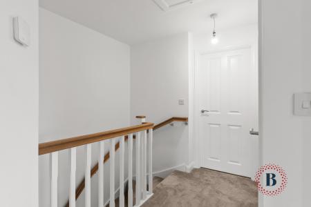 3 bedroom Semi-detached house to let in Logan Walk, Upper Lighthorne, CV33