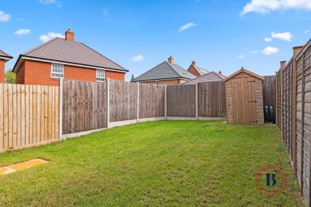 3 bedroom Semi-detached house to let in Logan Walk, Upper Lighthorne, CV33