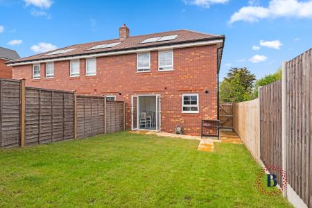 3 bedroom Semi-detached house to let in Logan Walk, Upper Lighthorne, CV33