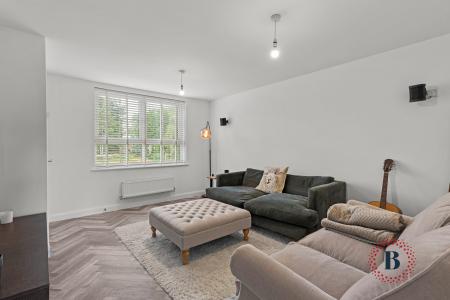 3 bedroom Semi-detached house to let in Logan Walk, Upper Lighthorne, CV33