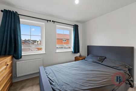 3 bedroom Semi-detached house to let in Logan Walk, Upper Lighthorne, CV33