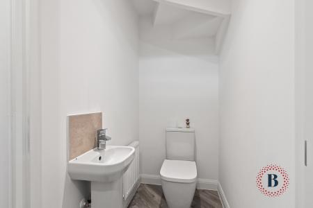 3 bedroom Semi-detached house to let in Logan Walk, Upper Lighthorne, CV33