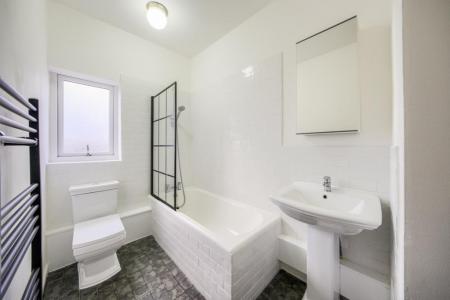 1 bedroom Flat to let in Leam Terrace, Leamington Spa, CV31