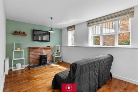 2 bedroom Flat to let in Albert Street, Warwick, CV34
