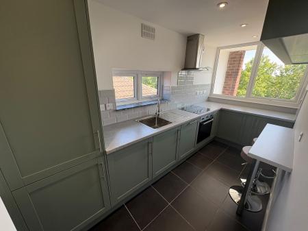 2 bedroom Flat to let in Newbold Terrace East, Leamington Spa, CV32