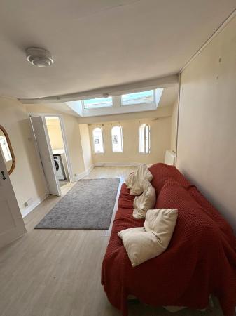 1 bedroom Flat to let in Portland Street, Leamington Spa, CV32