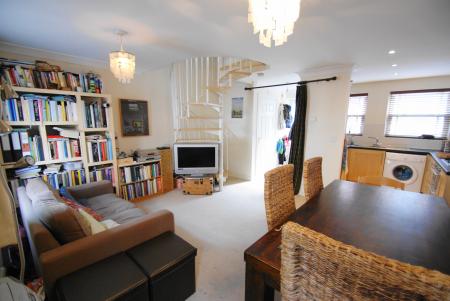 2 bedroom End of terrace house to let in Beaconsfield Street West, Leamington Spa, CV31