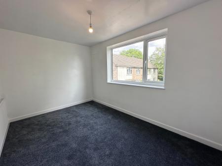 3 bedroom Apartment to let in Cowdray Close, Leamington Spa, CV31