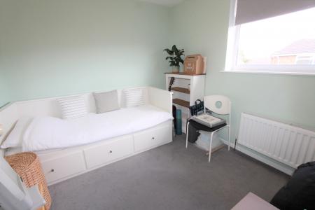 2 bedroom Semi-detached house to let in Erica Drive, Leamington Spa, CV31