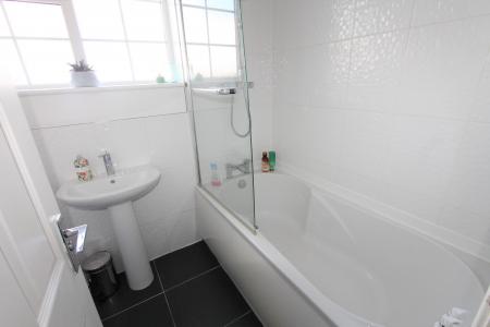 2 bedroom Semi-detached house to let in Erica Drive, Leamington Spa, CV31