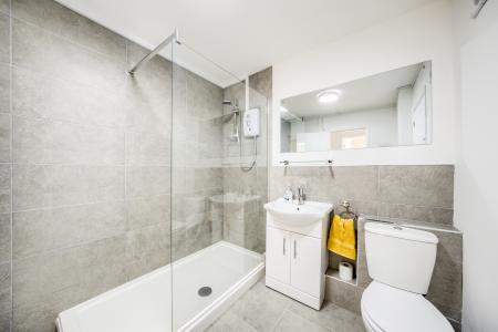 1 bedroom Flat to let in Cleveland Court, Kenilworth Road, Leamington Spa, CV32