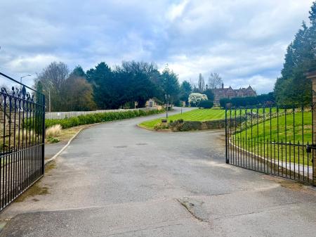 2 bedroom Duplex to let in Sandy Lane, Leamington Spa, CV32