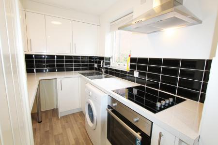 1 bedroom Studio flat to let in William Tarver Close, Warwick, CV34