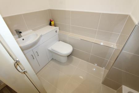 1 bedroom Studio flat to let in William Tarver Close, Warwick, CV34