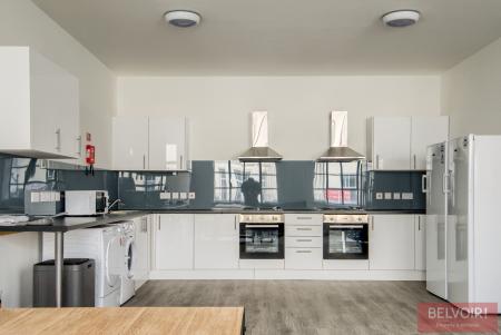 6 bedroom Flat to let in Bedford Street, Leamington Spa, CV32