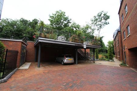 6 bedroom Flat to let in Old Warwick Road, Leamington Spa, CV31