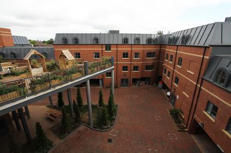 6 bedroom Flat to let in Old Warwick Road, Leamington Spa, CV31