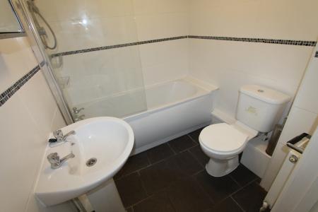 6 bedroom Flat to let in Old Warwick Road, Leamington Spa, CV31