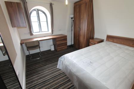 6 bedroom Flat to let in Old Warwick Road, Leamington Spa, CV31