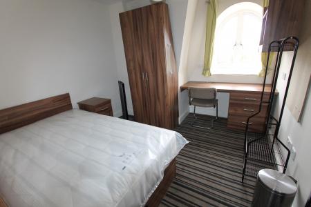 6 bedroom Flat to let in Old Warwick Road, Leamington Spa, CV31