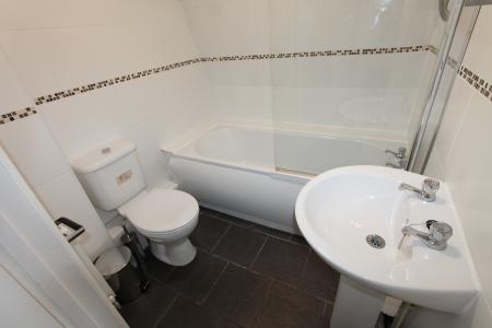 6 bedroom Flat to let in Old Warwick Road, Leamington Spa, CV31