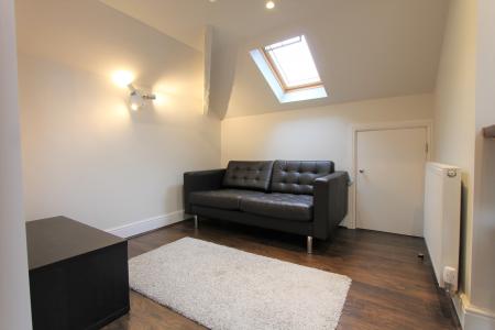 1 bedroom Flat to let in Cape Road, Warwick, CV34