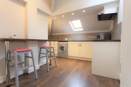 1 bedroom Flat to let in Cape Road, Warwick, CV34