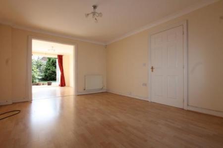 3 bedroom Detached house to let in Wilmhurst Road, Warwick, CV34