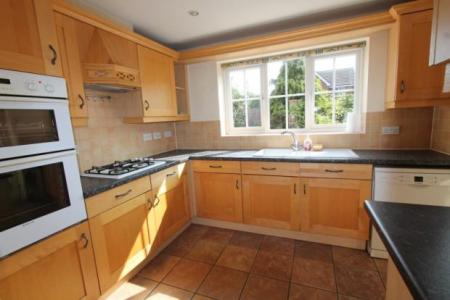 3 bedroom Detached house to let in Wilmhurst Road, Warwick, CV34