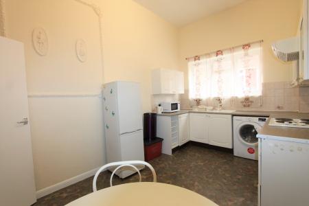 1 bedroom Flat to let in Avenue Road, Leamington Spa, CV31