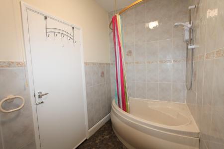 1 bedroom Flat to let in Avenue Road, Leamington Spa, CV31