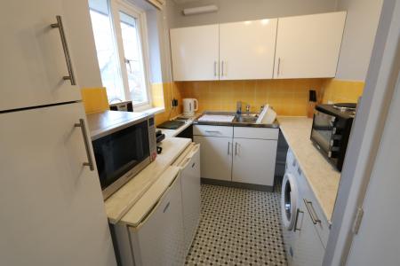 1 bedroom Studio flat to let in Ebourne Close, Kenilworth, CV8