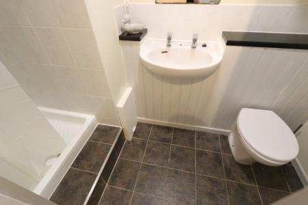 1 bedroom Studio flat to let in Ebourne Close, Kenilworth, CV8