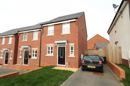 2 bedroom Semi-detached house to let in Honeysuckle Lane, Warwick, CV34