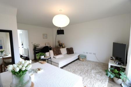 2 bedroom Semi-detached house to let in Honeysuckle Lane, Warwick, CV34