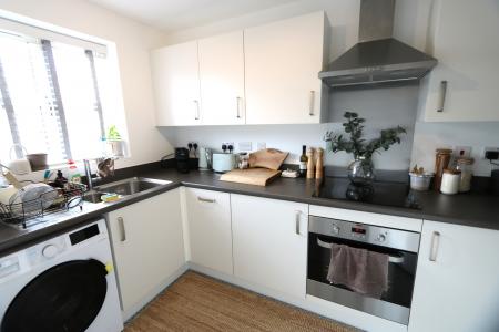 2 bedroom Semi-detached house to let in Honeysuckle Lane, Warwick, CV34