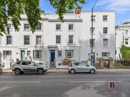1 bedroom Apartment for sale in Willes Road, Leamington Spa