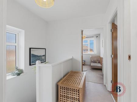 4 bedroom Semi-detached house for sale in Beaufort Avenue, Leamington Spa