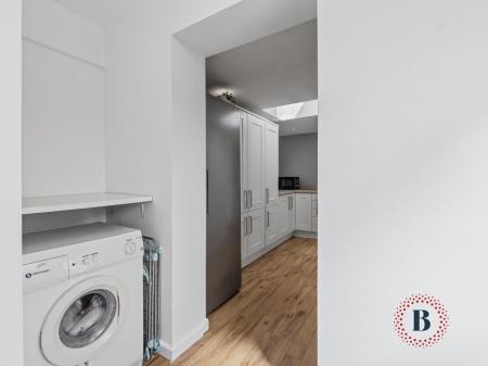 4 bedroom Semi-detached house for sale in Beaufort Avenue, Leamington Spa