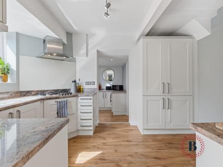 4 bedroom House for sale in Beaufort Avenue, Leamington Spa